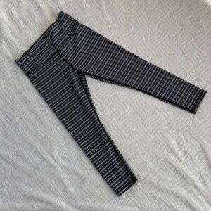 ZYIA Cropped Leggings